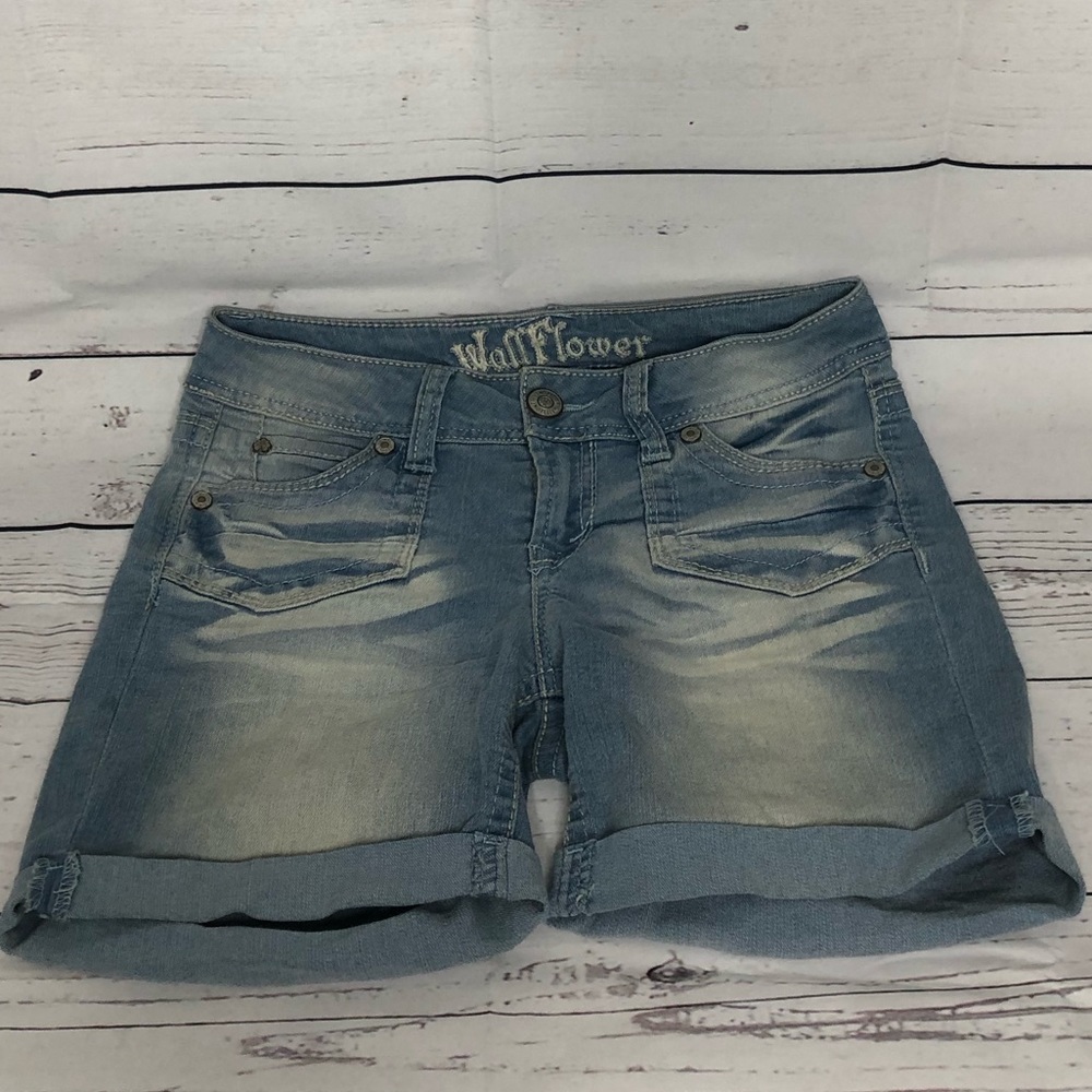 Wallflower Shorts
